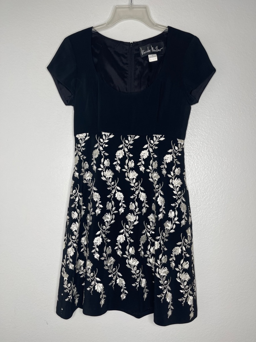 Vintage Nicole Miller Black Short Sleeve White Embroidery Y2K Dress Size 4